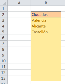 Celda con lista desplegable en Excel
